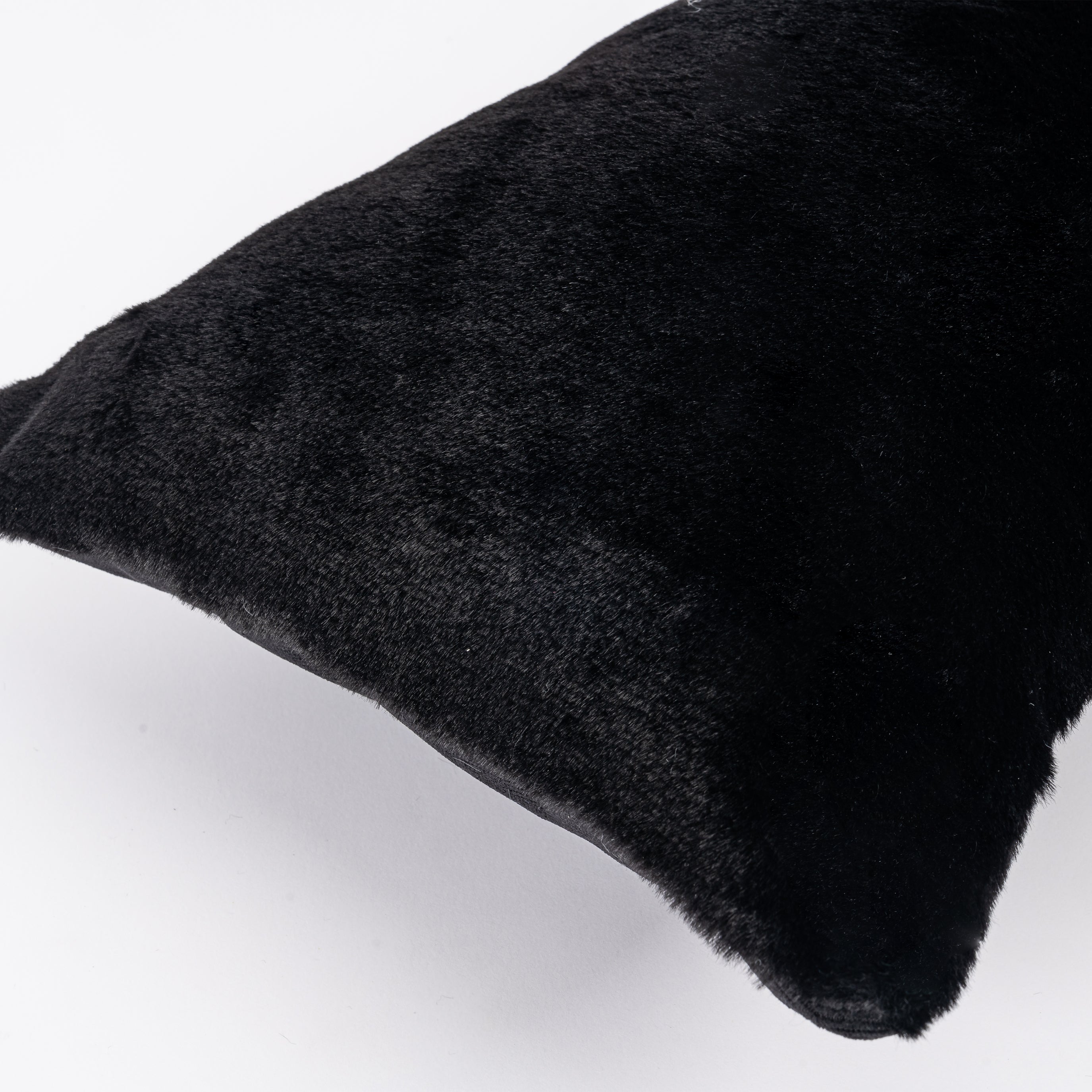 Capa de Almofada Plush Black Mini
