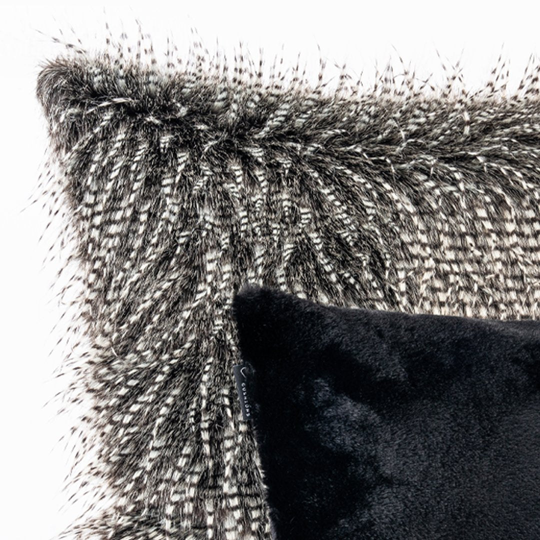 Kit Capa de Almofada Fantasy + Plush Black Mini