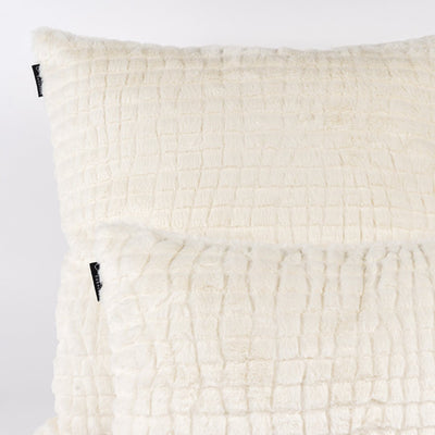 kit Capa de Almofada Pelúcia Off White Mini + Pelúcia Off White
