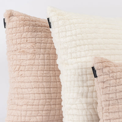 Kit Capa de Almofada Pelúcia Off White + Pelúcia Nude + Pelúcia Nude Mini